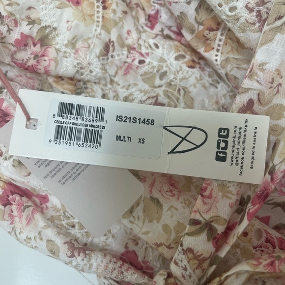 Cecile Off Shoulder Mini Dress in Multi
MINKPINK Size XS NWT - Picture 4 of 5